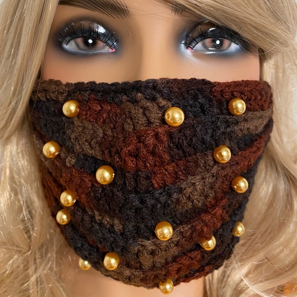 Decorative Hand-Knitted Mask - Picture 11 of 11